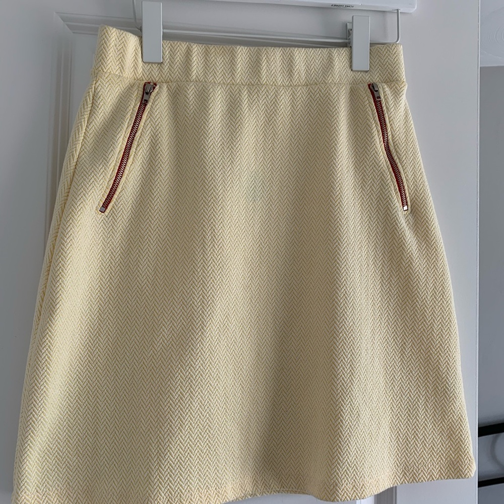 NWT pale yellow Aline Skirt with Zipper Accents